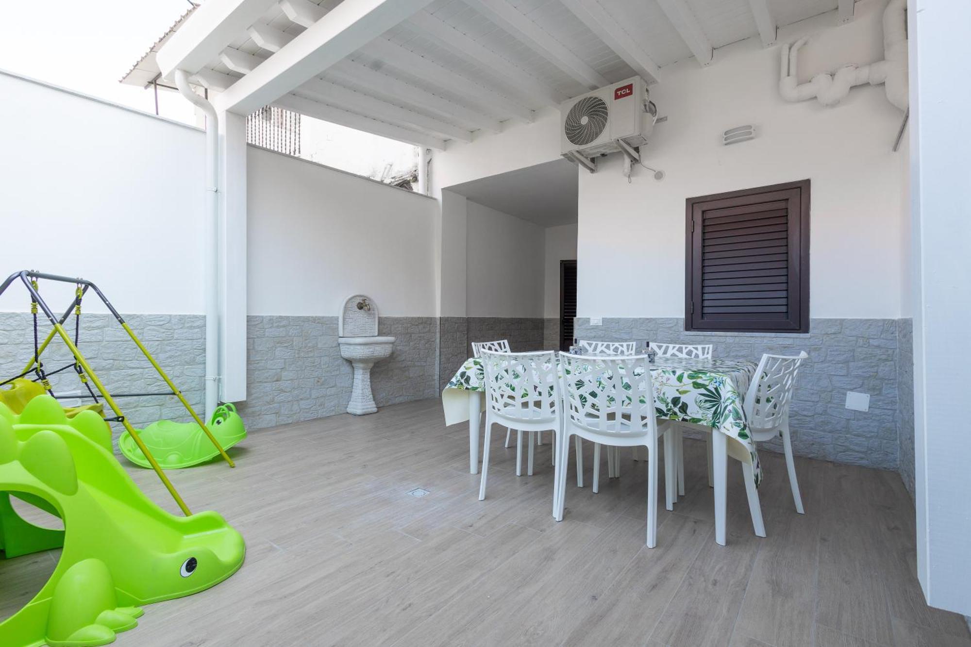 Ludo Holiday House - Charming Con Patio A Due Passi Dalla Cattedrale Palermo Exteriör bild