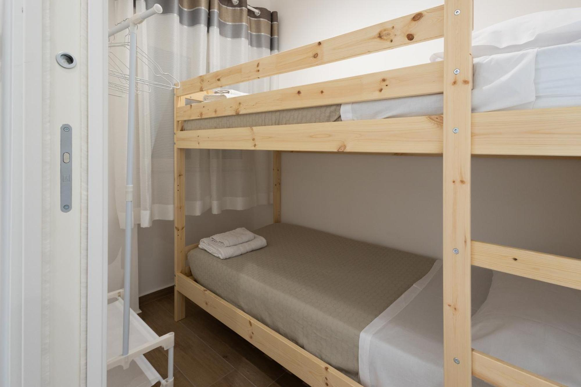 Ludo Holiday House - Charming Con Patio A Due Passi Dalla Cattedrale Palermo Exteriör bild