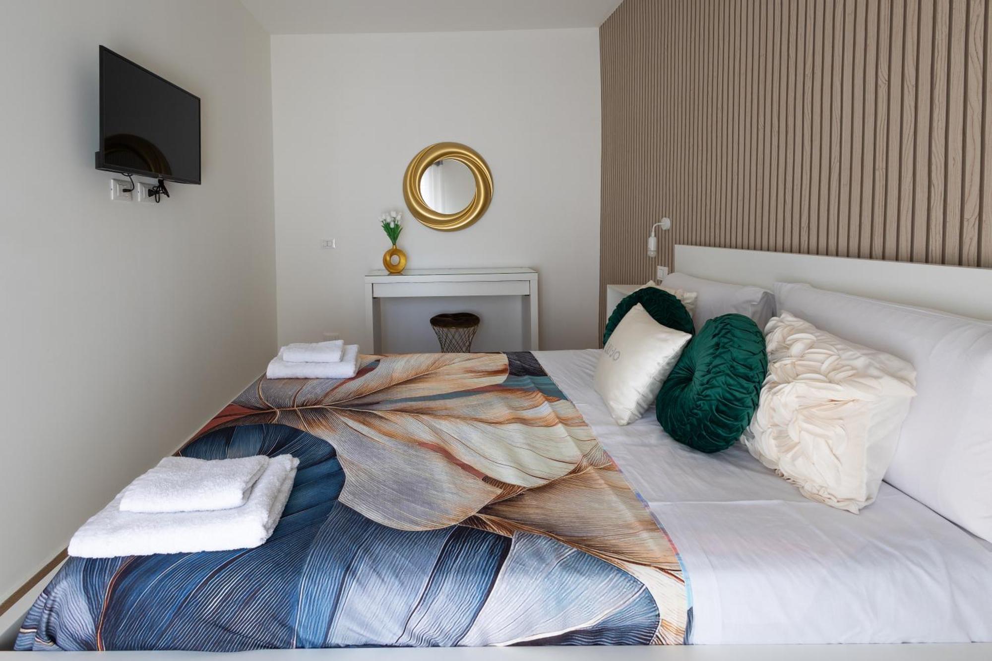 Ludo Holiday House - Charming Con Patio A Due Passi Dalla Cattedrale Palermo Exteriör bild